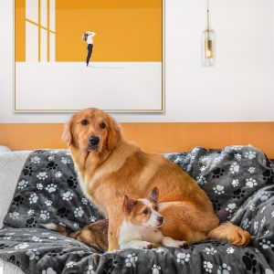 High Quality Pet Blanket for Dogs & Cats - Super Soft Warm Fluffy Bedspread, Urine-Proof Washable Large Dog Bed Protector with Cute Puppy & Kitten Patterns, All Breed Sizes (Pomeranian, German Shepherd, Poodle) - u002FOutdoor Use